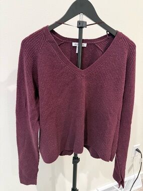 Athleta Ribbed V-Neck Sweater in Burgundy